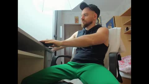 Ryanstone  online show from November 19, 5:51 am