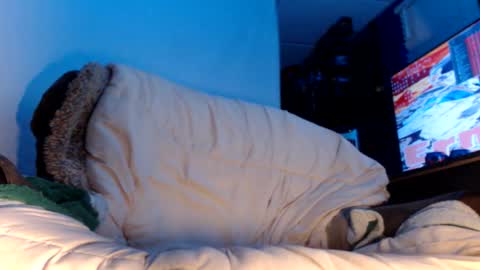 Snapshot of ryguy323 chatting on October 29, 1:51 am Dennis online show from October 29, 1:51 am