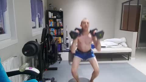 Snapshot of ryukukamifr chatting on September 29, 7:40 am Ryuk FR online show from September 29, 7:40 am