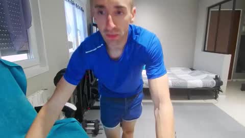 Snapshot of ryukukamifr chatting on October 13, 4:31 pm Ryuk FR online show from October 13, 4:31 pm