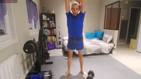 Snapshot of ryukukamifr chatting on September 15, 8:27 am Ryuk FR online show from September 15, 8:27 am