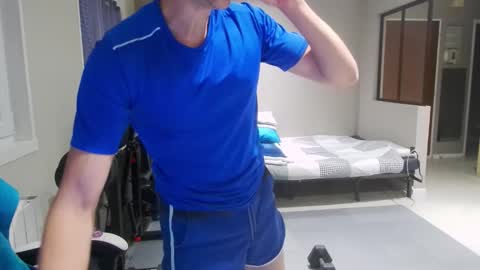 Snapshot of ryukukamifr chatting on October 6, 7:04 am Ryuk FR online show from October 6, 7:04 am