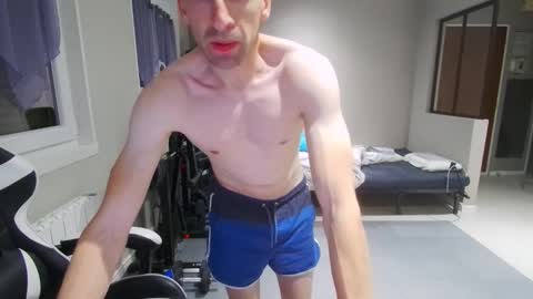 Snapshot of ryukukamifr chatting on October 14, 5:27 pm Ryuk FR online show from October 14, 5:27 pm