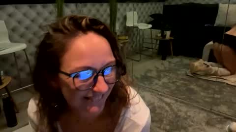 Laura online show from February 12, 8:56 pm