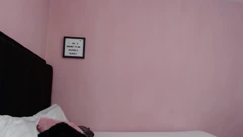 Snapshot of sabbrand_ chatting on September 23, 7:09 pm           online show from September 23, 7:09 pm