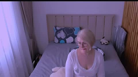 Sabrina MacMarren online show from April 12, 12:42 pm