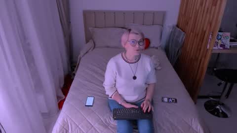 Sabrina MacMarren online show from February 25, 6:00 pm