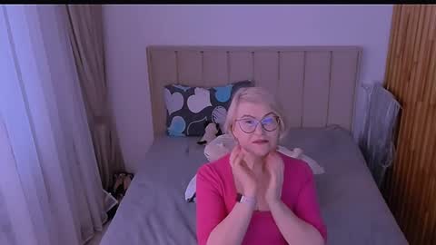 Sabrina MacMarren online show from April 14, 4:43 pm