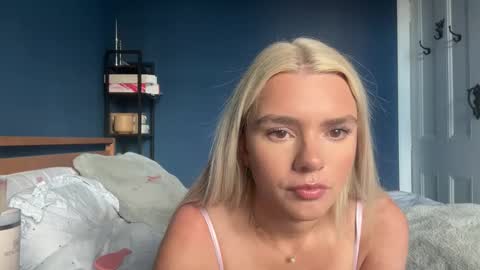 Snapshot of sabrinamasson chatting on September 11, 2:18 pm sabrina online show from September 11, 2:18 pm