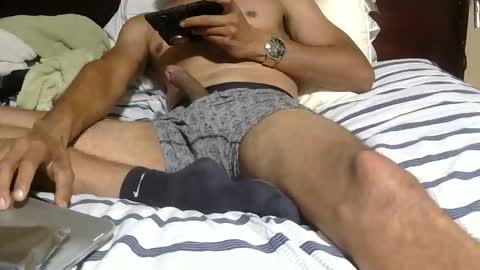 Dee online show from April 7, 8:05 am