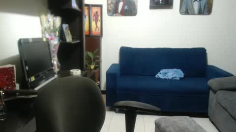 sacrletardiente online show from March 12, 11:42 am