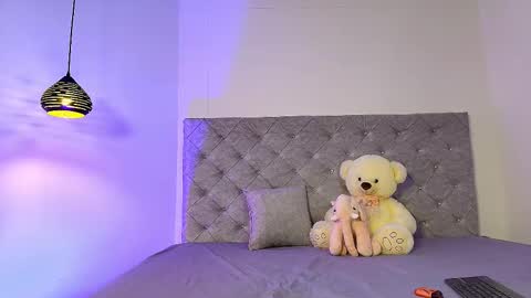 S A H M A N T A   R O S E online show from February 28, 5:44 am