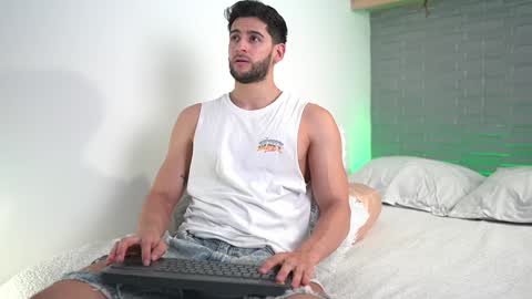 saimon  online show from December 3, 2:53 am