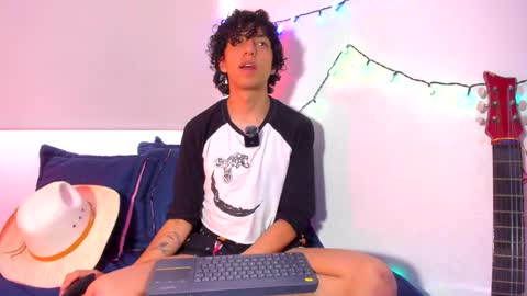 saint_dark online show from December 22, 2:24 pm