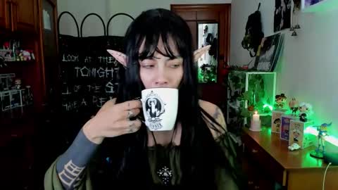    online show from December 14, 10:32 am