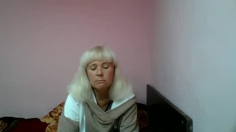 Snapshot of sakura_blonde chatting on September 25, 7:21 pm sakura_blonde online show from September 25, 7:21 pm