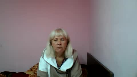 Snapshot of sakura_blonde chatting on September 29, 6:23 am sakura_blonde online show from September 29, 6:23 am