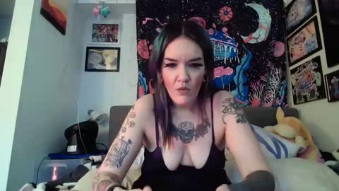 salemsslut online show from December 30, 5:34 pm