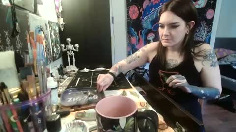 salemsslut online show from January 30, 5:17 pm