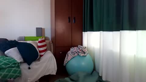 Snapshot of salis1981 chatting on March 12, 12:31 am salis1981 online show from March 12, 12:31 am