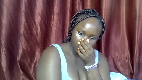 sally_bee1 online show from July 8, 3:43 am