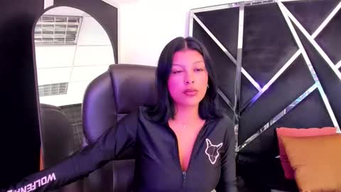 Snapshot of salmaportman_ chatting on October 21, 4:17 am salmaportman_ online show from October 21, 4:17 am