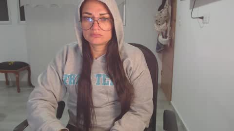 salome online show from February 3, 1:02 am