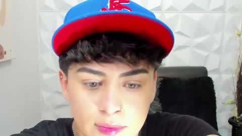 Sam online show from December 3, 2:29 pm