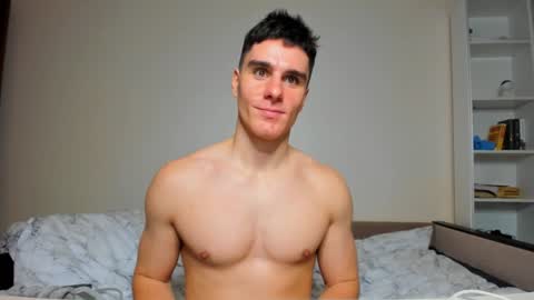 Snapshot of sam_huston18 chatting on January 26, 1:41 am BACK IN 2 WEEKS online show from January 26, 1:41 am