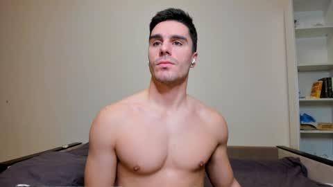 Snapshot of sam_huston18 chatting on January 9, 12:25 am BACK IN 2 WEEKS online show from January 9, 12:25 am