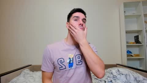 Snapshot of sam_huston18 chatting on December 30, 6:27 pm BACK IN 2 WEEKS online show from December 30, 6:27 pm