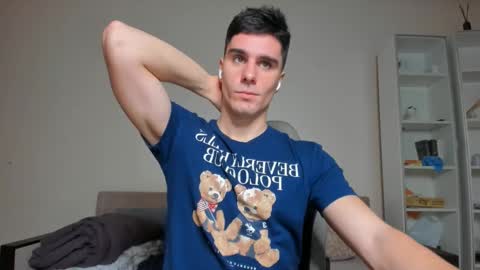 Snapshot of sam_huston18 chatting on March 5, 2:14 am BACK IN 2 WEEKS online show from March 5, 2:14 am