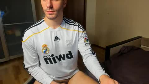 Snapshot of sam_huston18 chatting on October 29, 9:59 pm BACK IN 2 WEEKS online show from October 29, 9:59 pm