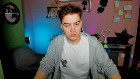 Sam online show from November 29, 8:16 pm