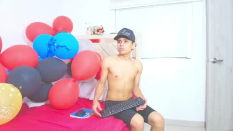 sam_tnt9 online show from June 21, 12:28 am