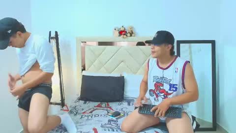 Snapshot of sam_tnt9 chatting on October 13, 1:35 pm sam_tnt9 online show from October 13, 1:35 pm