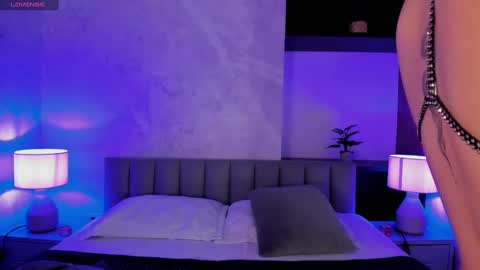 Snapshot of samanta_bone chatting on January 18, 9:13 pm Samanta online show from January 18, 9:13 pm