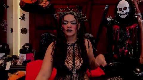 Snapshot of samantablake chatting on October 31, 10:10 pm Samanta online show from October 31, 10:10 pm