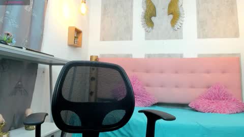    online show from November 11, 1:35 pm