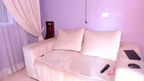 samantha_thompsoon online show from November 1, 9:25 pm