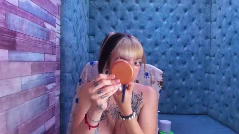 Samantha Smitth online show from October 19, 4:50 am