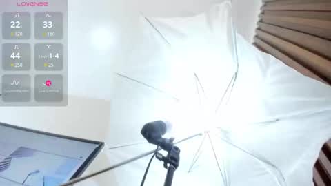 Snapshot of samanthabenet chatting on September 9, 7:36 pm online show from September 9, 7:36 pm