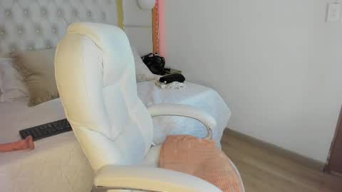 samantharoseee online show from October 1, 2:16 pm