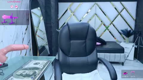 Luisa online show from June 9, 12:05 pm