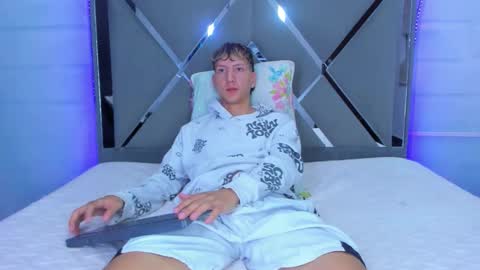 SAMMY online show from December 5, 7:29 am