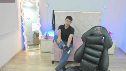samu_tay online show from June 8, 3:29 am