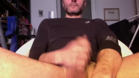 Snapshot of samuel802984 chatting on February 19, 2:01 pm Samuel online show from February 19, 2:01 pm