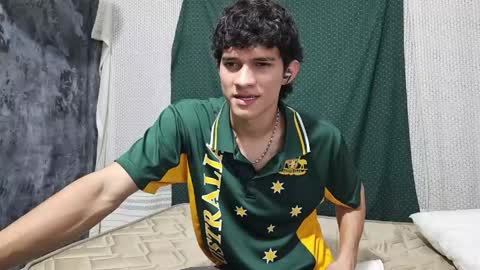 samuel_hills_ii online show from April 21, 10:06 pm