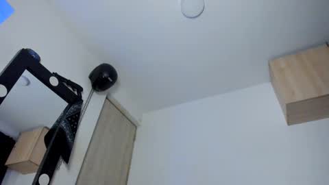   online show from November 26, 5:26 am