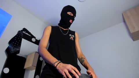   online show from November 4, 6:37 am